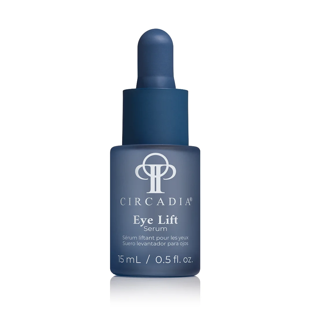 Witte tube met pompdispenser van Circadia Emergency Eye Lift 15 ml, met zilveren en blauwe accenten.