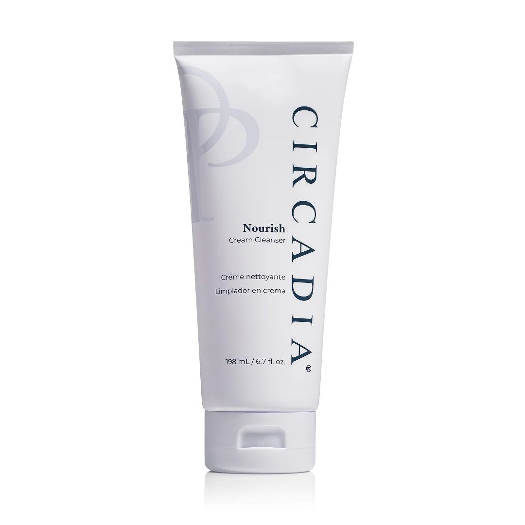 Witte tube Circadia Nourish Cream Cleanser 198 ml met blauwe en grijze details.